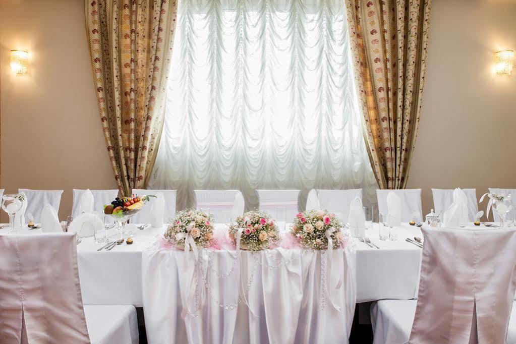 Hotel Panorama Ostrowiec Świętokrzyski المظهر الخارجي الصورة