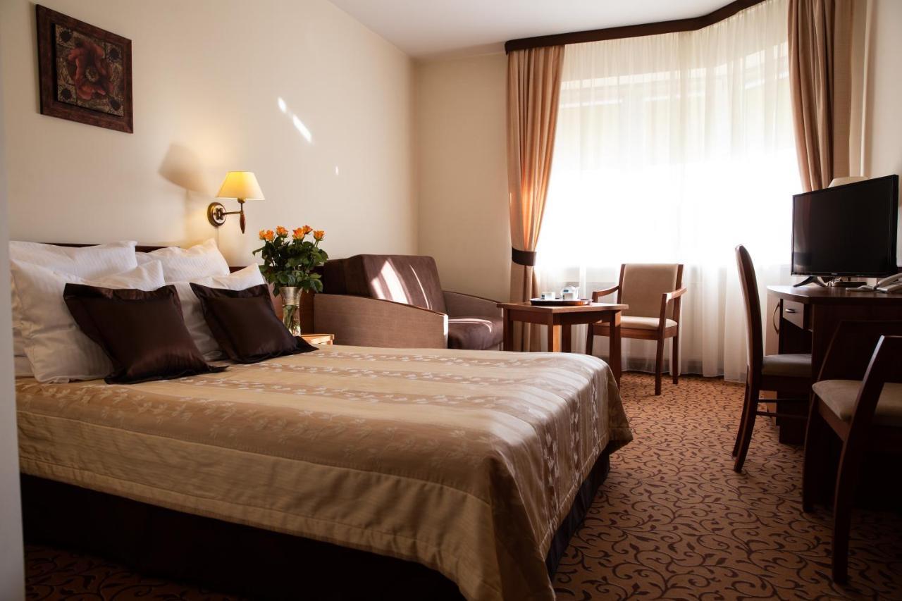 Hotel Panorama Ostrowiec Świętokrzyski المظهر الخارجي الصورة