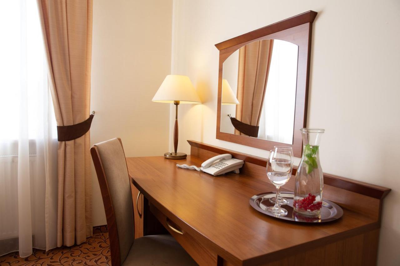 Hotel Panorama Ostrowiec Świętokrzyski المظهر الخارجي الصورة